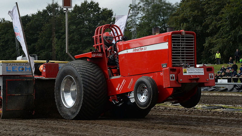 Tractor-Pulling-in-Brande-12-s