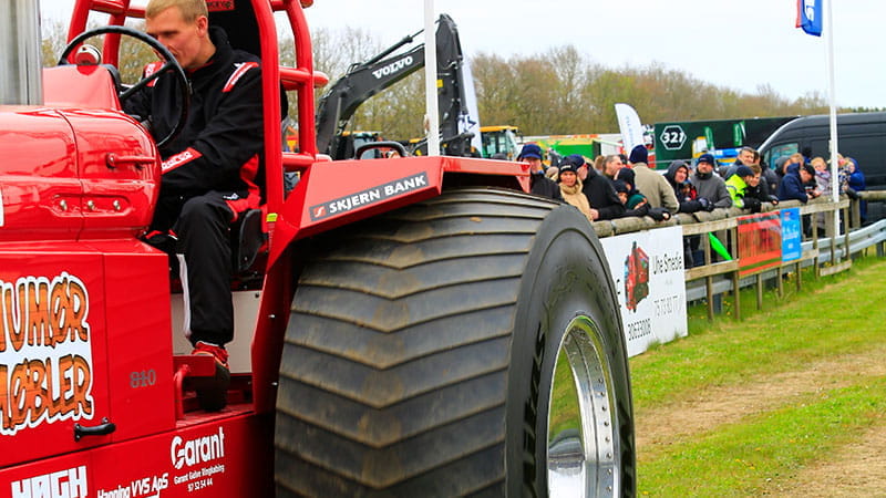 Tractor-Pulling-in-Brande-04-s