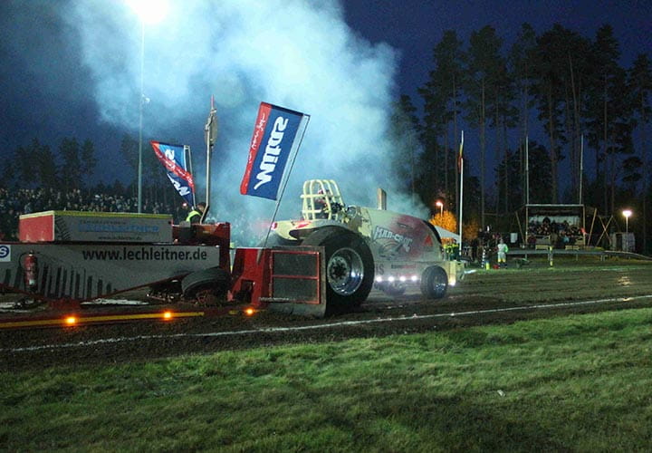 Tractor-Pulling-in-Lidkoping