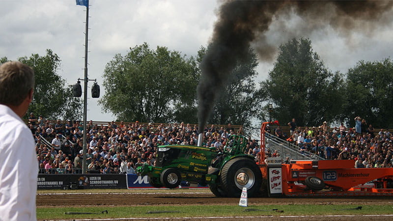 Putten-Tractor-pulling-on-the-beach-07-s