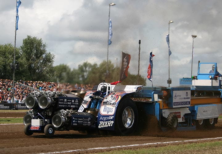 Putten-Tractor-pulling-on-the-beach