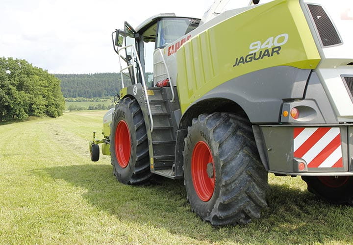 agricultural-and-forestry-tyres-harvesters-harvester-tyres-steering-wheel