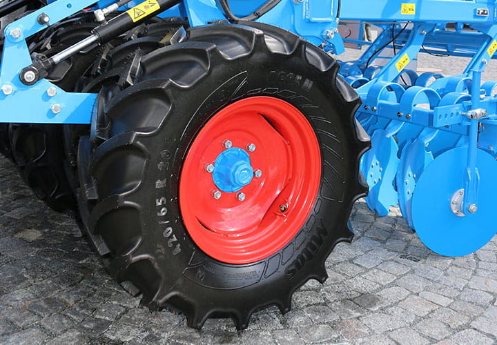 agricultural-and-forestry-tyres-tractors-tractor-radial-tyres-AC-65-N