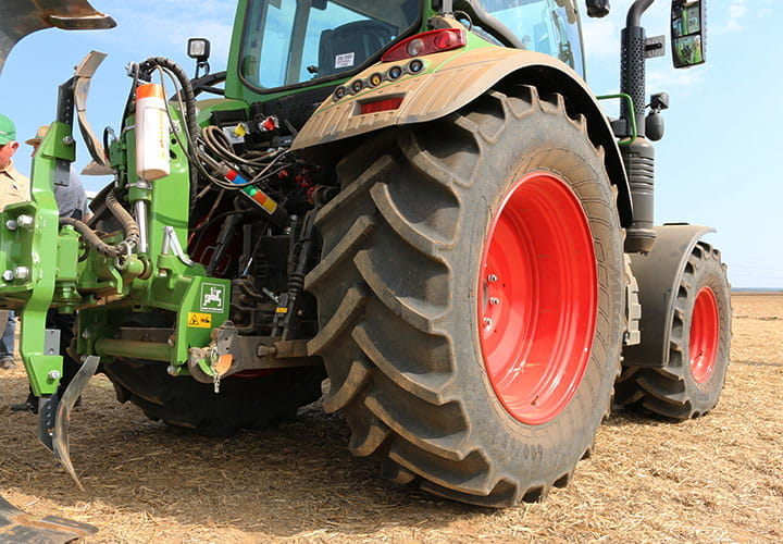 agricultural-and-forestry-tyres-tractors-tractor-radial-tyres-AC-65