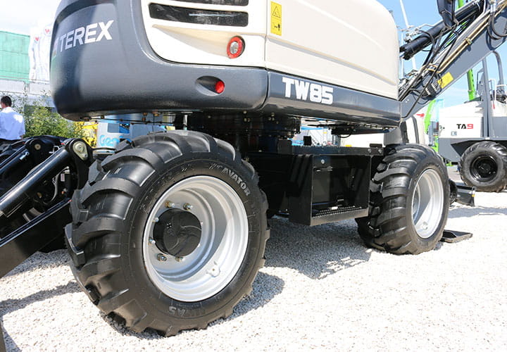 construction-tyres-excavators-excavator-tyres-TI-12