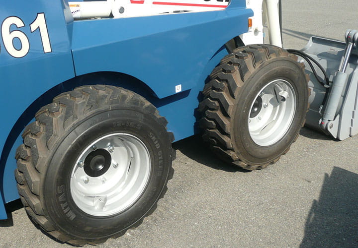 construction-tyres-skid-steers-skid-steer-tyres